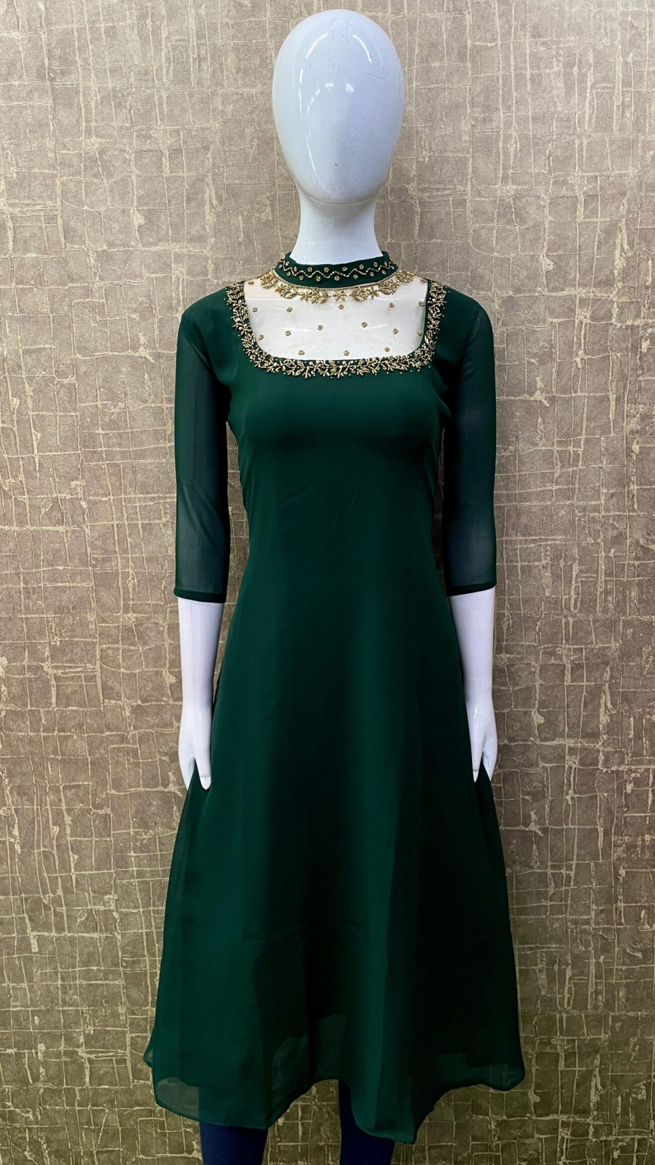 Jewel Neck / Blooming SKU: TH0057