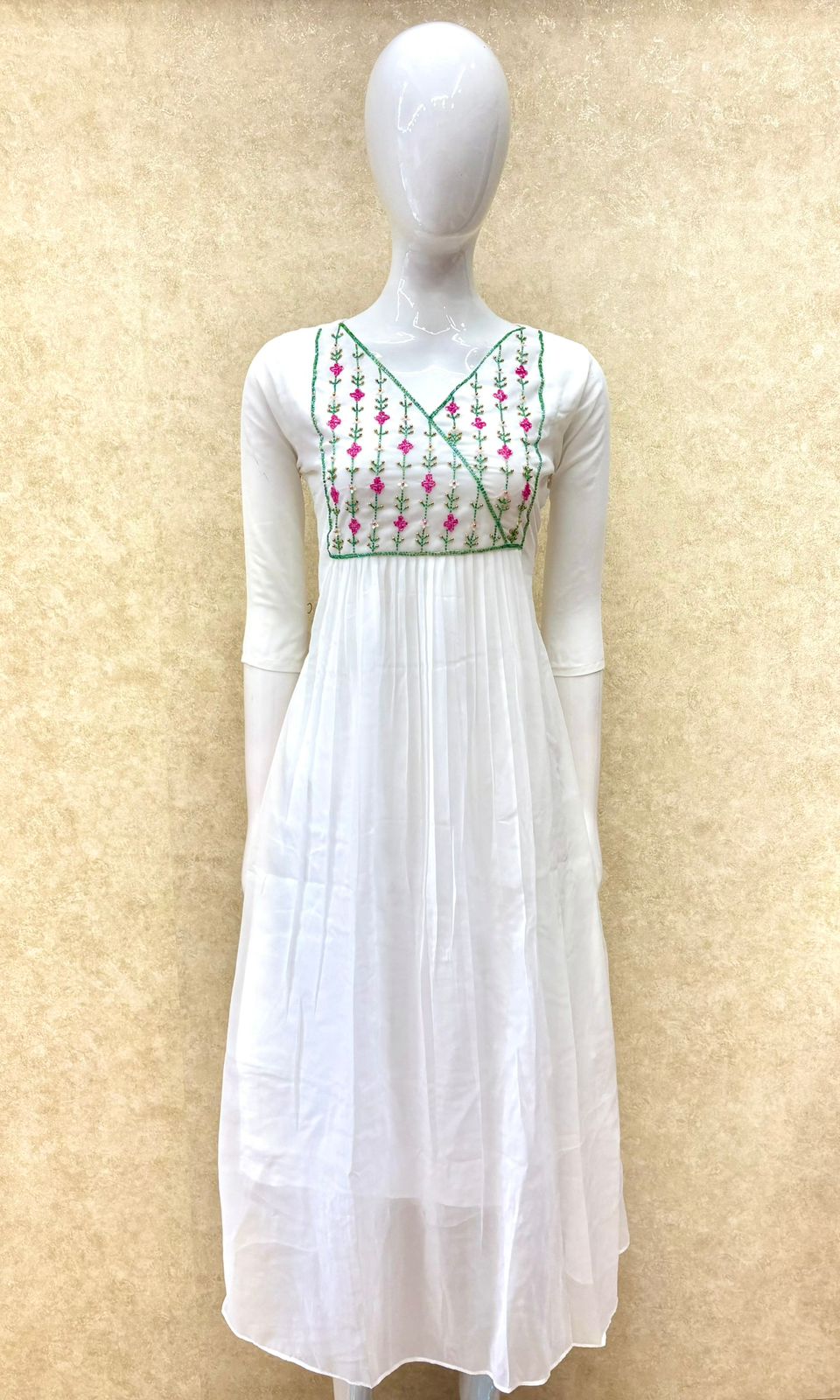 #TH188 / Pleated / Floral Square Handwork03 / White - Image 2