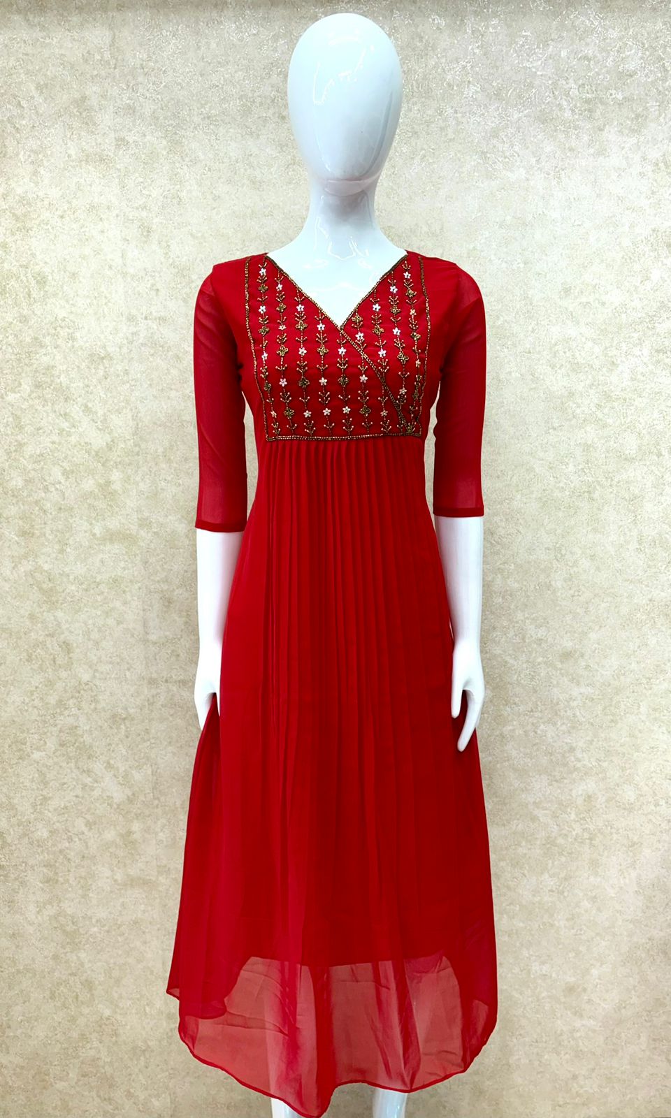 #TH188 / Pleated / Floral Square Handwork03 / Red - Image 2