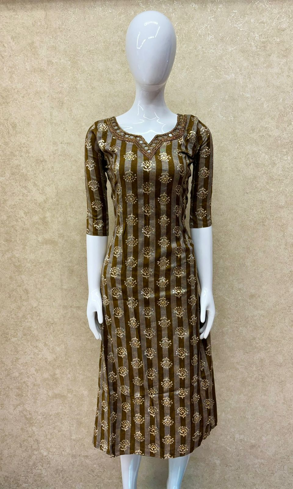 #TH179 / Premium Modal Rayon Kurti / Mirror work / Mehndi Green - Image 2