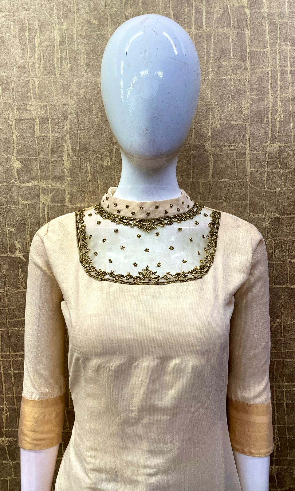 #TH172 / Tissue Jewel Neck / Off White