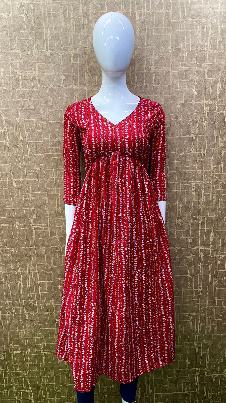 #TH77 / Printed crape fabric / Alia Cut / Chilly Red — Full Size Set - Image 2