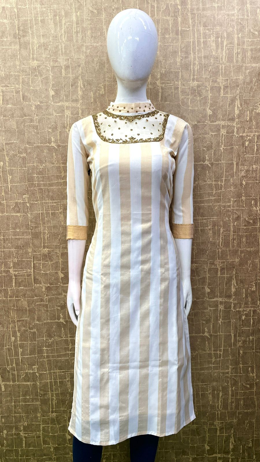 #TH69 / Kerala Tissue / Striped Jewel Neck / Tissue - Image 2